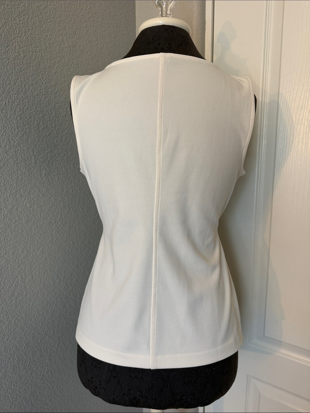 Ann Taylor Cream Sleeveless Tie-Back Tank Top - Picture 3 of 7